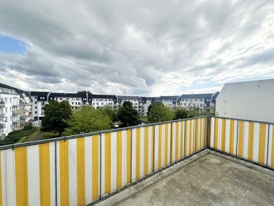 "Schöne 2-Zimmer-Wohnung mit Balkon, Tiefgaragenstellplatz und EBK zu vermieten"