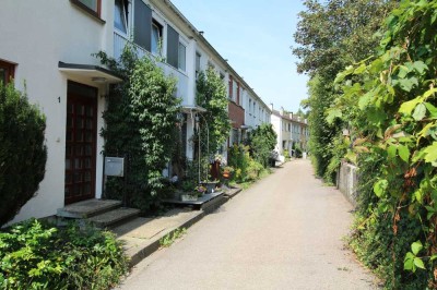 Reihenhaus mit traumhafter Aussicht in ruhiger Wohnlage, direkt am Waldrand -  Blaustein