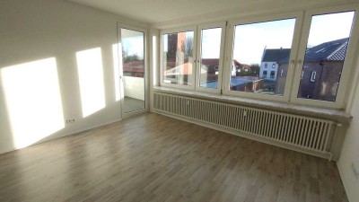 2 - ZIMMER | SANIERT | BALKON | ABSTELLRAUM | BADEWANNE |