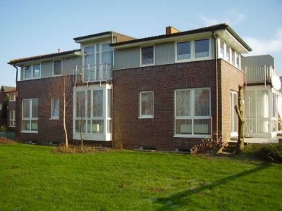 Gepflegte 3-Zimmer-Erdgeschoss Wohnung mit Terrasse und EBK in Stade-Bützfleth