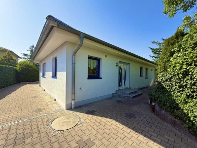 Massiv gebauter Bungalow in traumhaft ruhiger Lage inkl. Einliegerwohnung