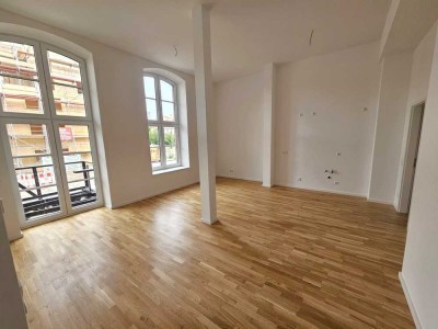 Wohnen im Denkmal - 2 Zimmer, Terrasse, Parkett, modernes Bad inkl. Walk In- Dusche & Stellplatz