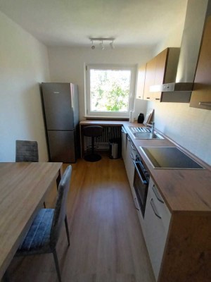Vollständig renovierte 2,5-Raum-Wohnung mit Balkon und Einbauküche in Oberasbach-90522