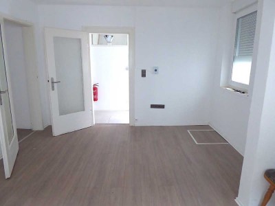 Modernisiertes Eckhaus mit 5 Zimmern