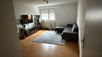 Zentrale 2 Zimmer Wohnung WG in Stuttgart mit Balkon und Einbauküche