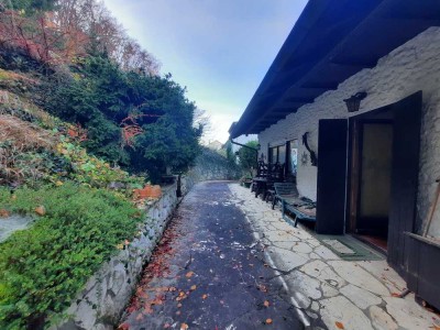 Wohnen wie in den Bergen - Schönes Haus mit Blick und großem Garten in Saal an der Donau