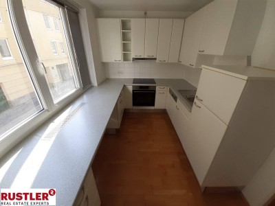 Lichtdurchflutete Eckwohnung mit Freifläche und Grünblick | befristet vermietet