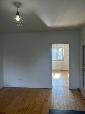 Exklusive, modernisierte 2-Zimmer-Wohnung mit Balkon in Köln