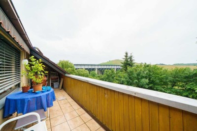 Helle Wohnung mit Dachterrasse und Garage!