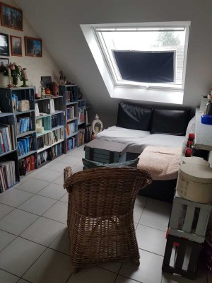 SCHÖNE DACHGESCHOSS 1. ZI.-WHG MIT BALKON IN BERGHEIM