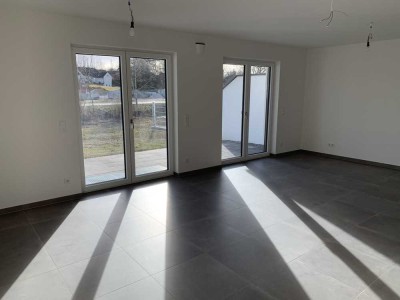 Exklusive 2-Raum-Wohnung mit gehobener Innenausstattung, Garten und Terasse in Walkertshofen