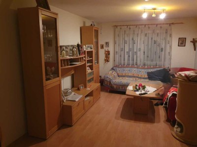 Exklusive 2-Zimmer-Wohnung mit Balkon und EBK in Ichenhausen