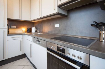 Zeitvermietung – Möblierte 2-Zimmer-Wohnung mit großer Terrasse in Berlin-Mitte