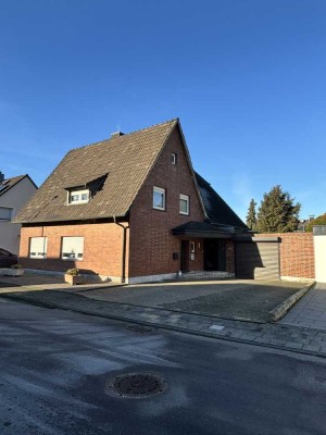 Freistehendes Einfamilienhaus mit Einliegerwohnung in Bedburg-Kaster