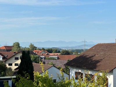 Geräumige 4 Zimmer-Wohnung mit Balkon und phantastischem Ausblick nahe Kempten