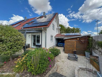 Gepflegte Doppelhaushälfte mit großem Garten, Photovoltaikanlage & zwei Garagen in Lagerlechfeld