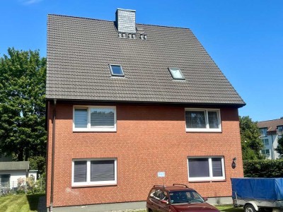 1-  Zimmer mit Schlafnische und Stellplatz sucht neuen Mieter