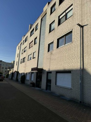 2,5 Zimmer Wohnung mit großer Dachterrasse zu vermieten!