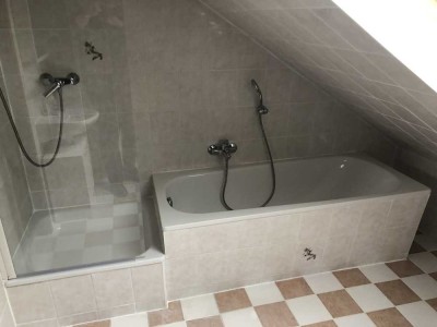 Exklusive, gepflegte 1-Raum-DG-Wohnung mit gehobener Innenausstattung in Augsburg