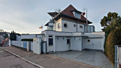 Grosse Designer-Villa mit viel Blick,  separatem Gästebereich/Büro und extravaganter Showkochküche