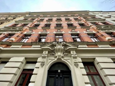 Charmante 2-Zimmer-ETW mit Fahrstuhl, Balkon und denkmalgeschütztem Flair!