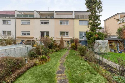 Sanierungsbedürftiges Reihenmittelhaus mit Dachterrasse
