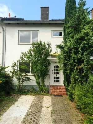 Gepflegtes 4-Raum-Reihenhaus mit EBK - frei ab 01.07.2025