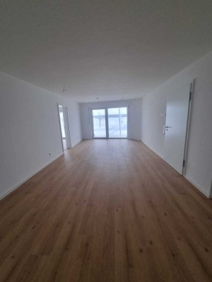 Erstbezug schöne 4-Zimmer-Wohnung mit EBK