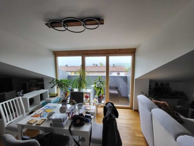 Dach Wohnung mit 2 Zimmern und Garage in Altusried