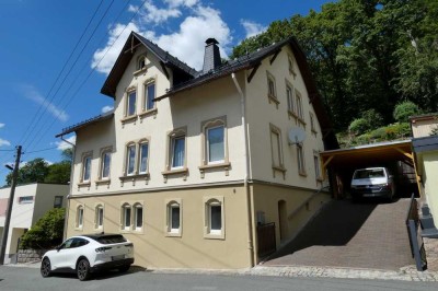 Stattliches Ein- bis Zweifamilienhaus / Mehrgenerationenhaus mit Garage, Carport & Garten in Bockau