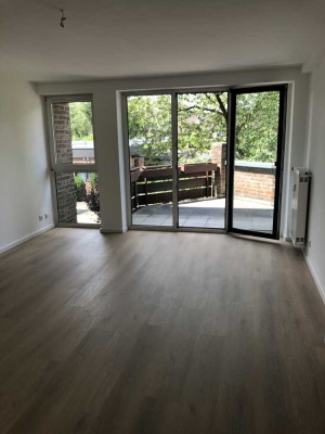 Exklusive renovierte 3-Zimmer Wohnung mit großem Balkon