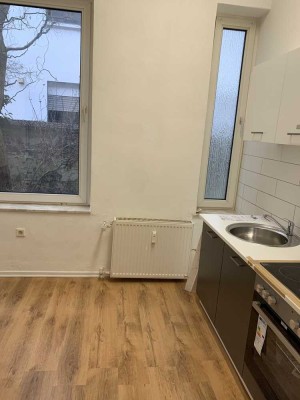 Attraktive und sanierte zwei Zimmern-Wohnung mit Einbauküche in Krefeld