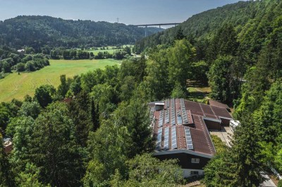 Leben auf 10.000 m² - Wohnhaus mit eigenem Park und Wellnessbereich