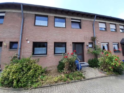 Reihenmittelhaus mit Garage, sanierungsbedürftig, in ruhiger Lage in Willich Neersen