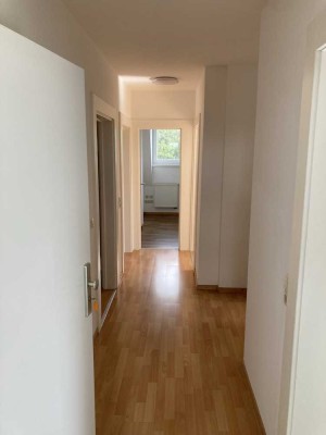 Freundliche und modernisierte 3,5-Raum-DG-Wohnung in Celle