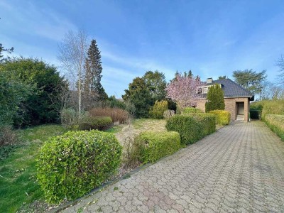 Absolute Privatsphäre, 5 Min. bis Moers! XL Süd-West-Garten auf 165 m2, 4,5 Z., 1824 m2 Grundstück.