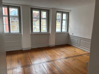 charmante, zentrale 2-Zimmer-Wohnung im Einzeldenkmal