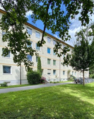 Generalsanierte, helle &amp; ruhige 2 - Zimmer-Wohnung mit Loggia