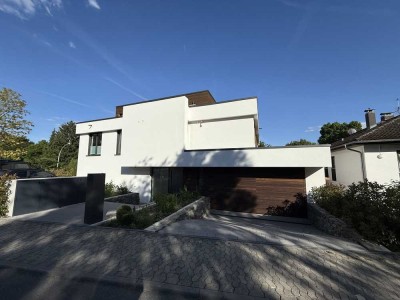 Erstbezug Neubauvilla mit hochwertiger Ausstattung in bester Bad Sodener Lage am Burgberg