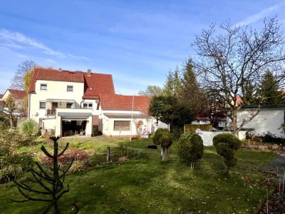 Familientraum: Mehrgenerationenhaus mit großem Garten, Nebengelass & mehr