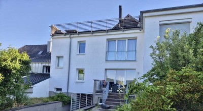 Rarität in Koblenz-Pfaffendorf – Zweifamilienhaus mit Charme & Aussicht
