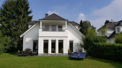 Villa mit Garten - Bad Homburg Dornholzhausen direkt am Golfplatz