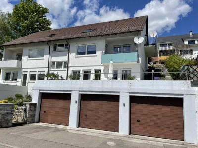 Gemütliche 2-Zimmer-DG-Wohnung mit Balkon und Einbauküche in Grafenau