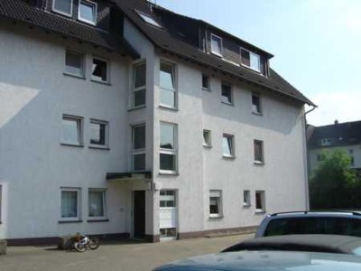 Attraktive 3 Zimmer Dachgeschosswohnung mit schönem Balkon in ruhiger Lage