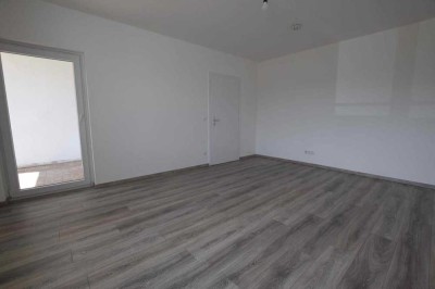 +++ Renovierte Erdgeschosswohnung mit Balkon und Wanne +++