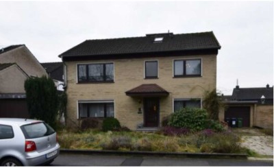 Schönes freistehendes Zweifamilienhaus in Unna Massen in ruhiger Lage.