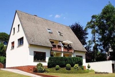 2-Familienhaus mit Garage + provisionsfrei +