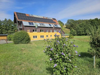 Wunderschöne 3-Zimmer-Maisonettenwohnung mit Einbauküche in ländlicher Idylle – Zum Kauf