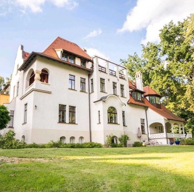 Traumhafte 3-Zimmer Wohnung mit Terrasse und Garten in der Villa Tetzner