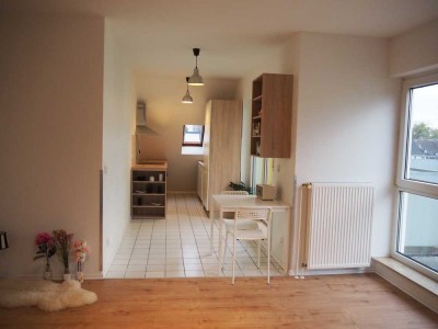 Stilvolle, möblierte 2-Zimmer-Wohnung mit gehobener Innenausstattung mit EBK in Lohmar